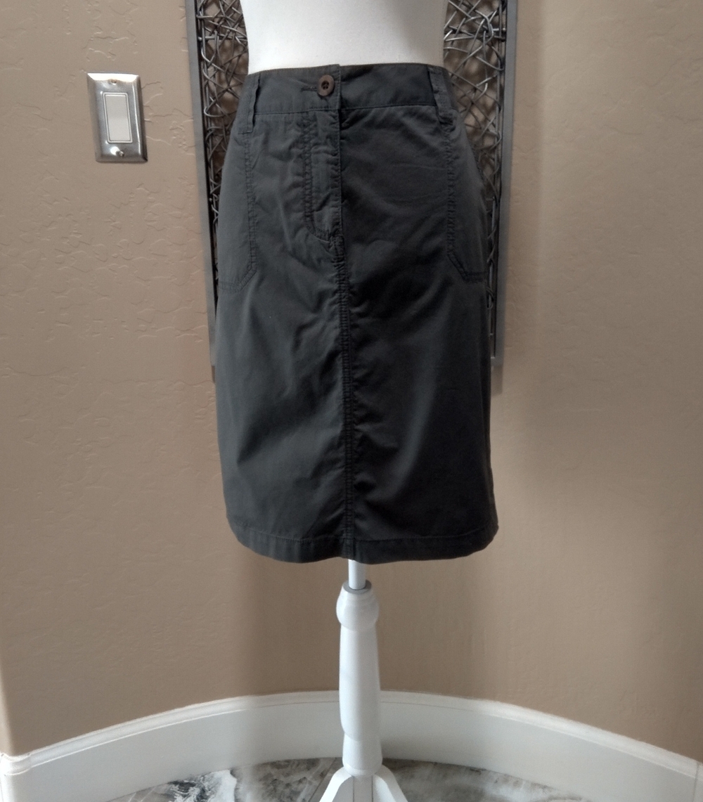Make + Model Classic Knee-Length Casual Cotton Skirt in Gray
